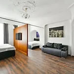 Na Náměstí 85 Apartmán *
