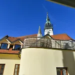 Na Náměstí 85 *