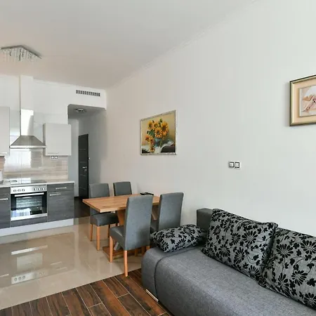 Apartment Na Namesti 85 *