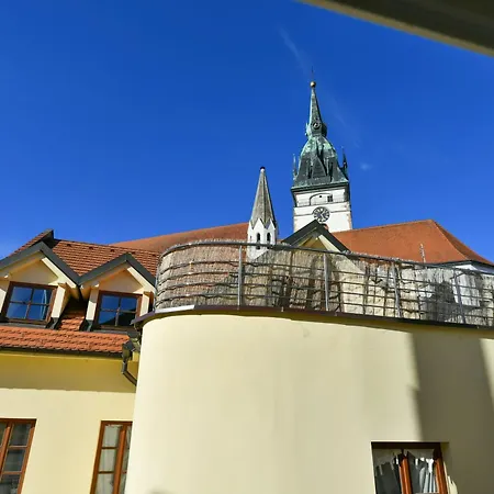 Na Namesti 85 *