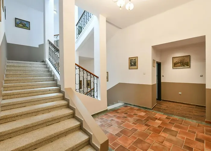 Na Namesti 85 *